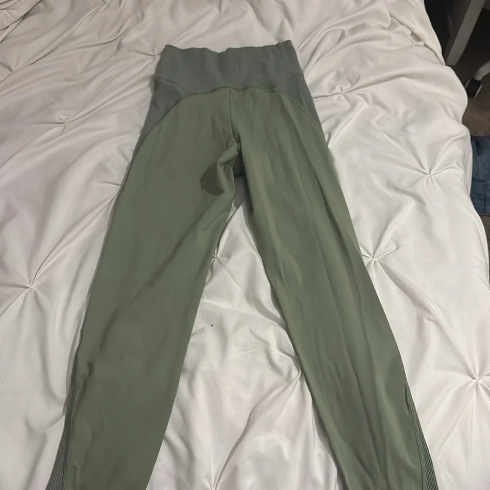 Aerie Olive and Gray Women's Leggings - Picture 3 of 3